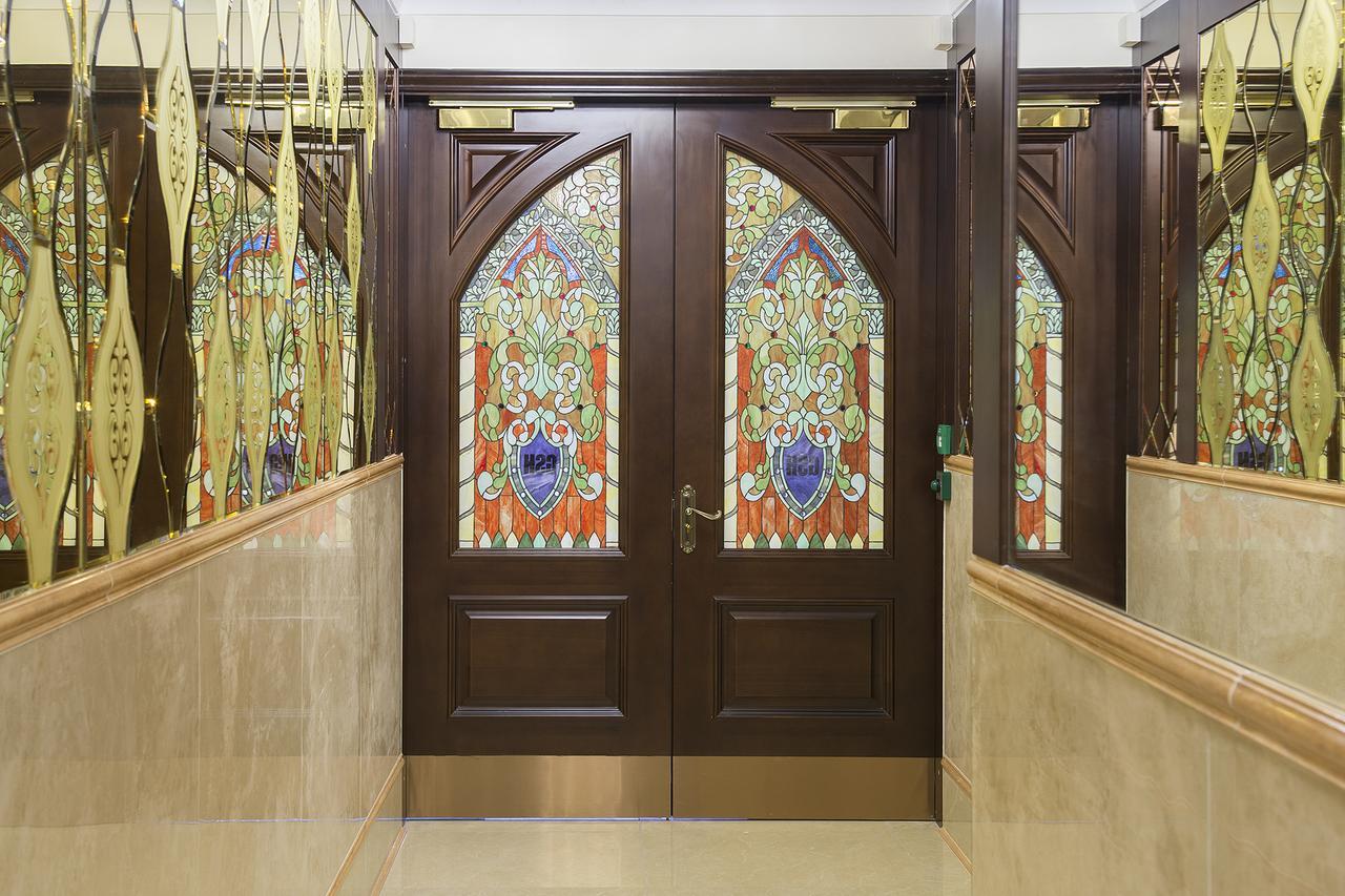 The George Street Hotel Оксфорд Экстерьер фото The doors of the sanctuary