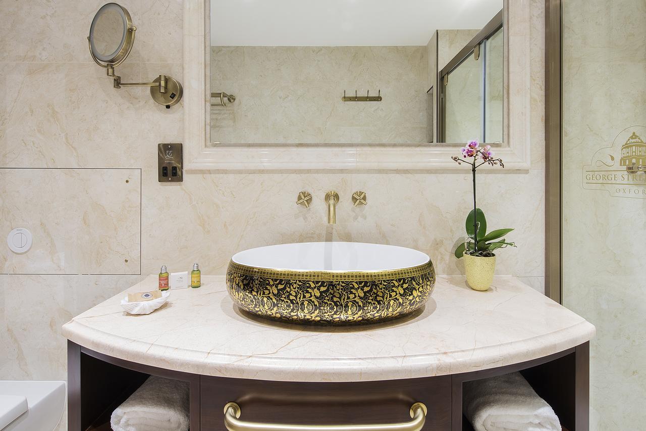 The George Street Hotel Оксфорд Экстерьер фото Bathroom